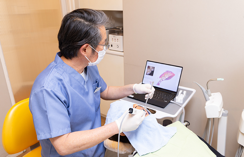 前歯の色と形を整えるつめ物・かぶせ物