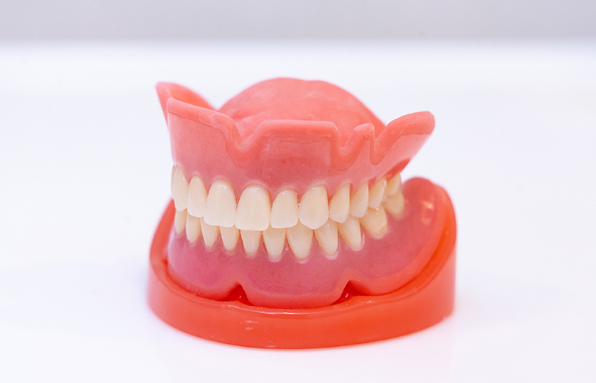 当たりを意識した入れ歯